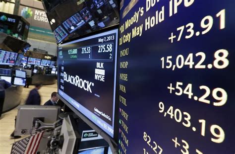 Stock market today: Wall Street mixed with a big slate of corporate earnings on tap